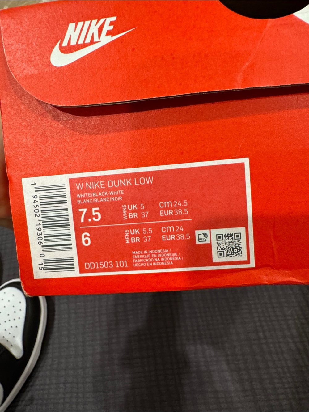 Nike Dunk Low - Picture 7 of 7
